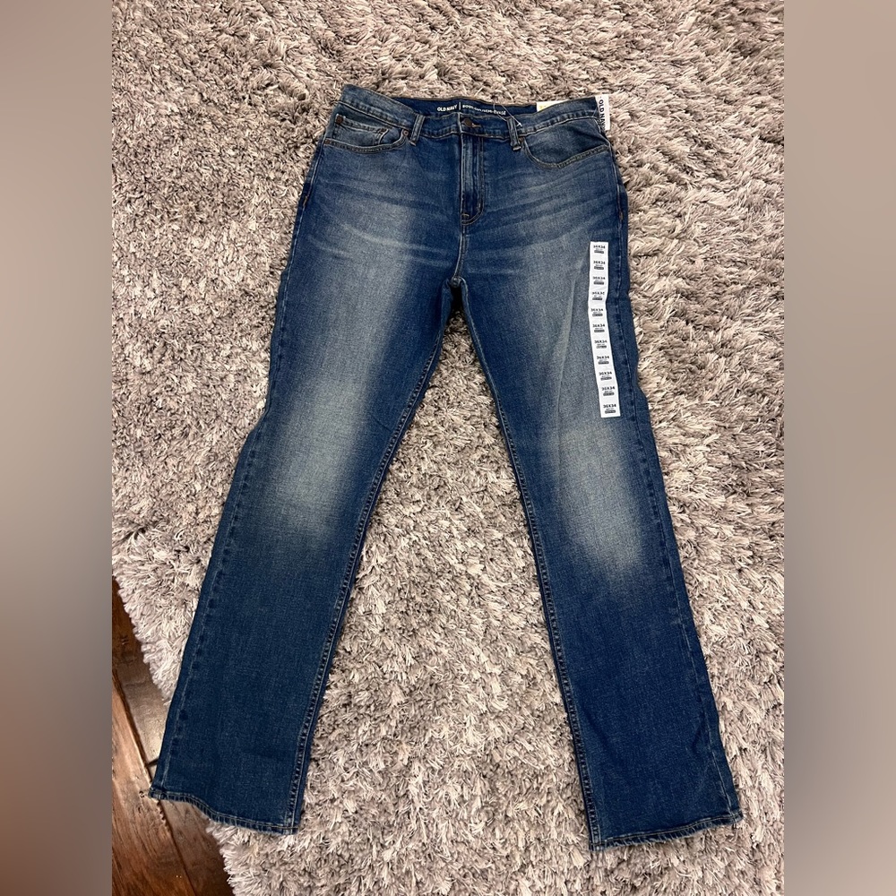 NWT Old Navy men’s boot cut jeans. 34x34.  Built in flex.
